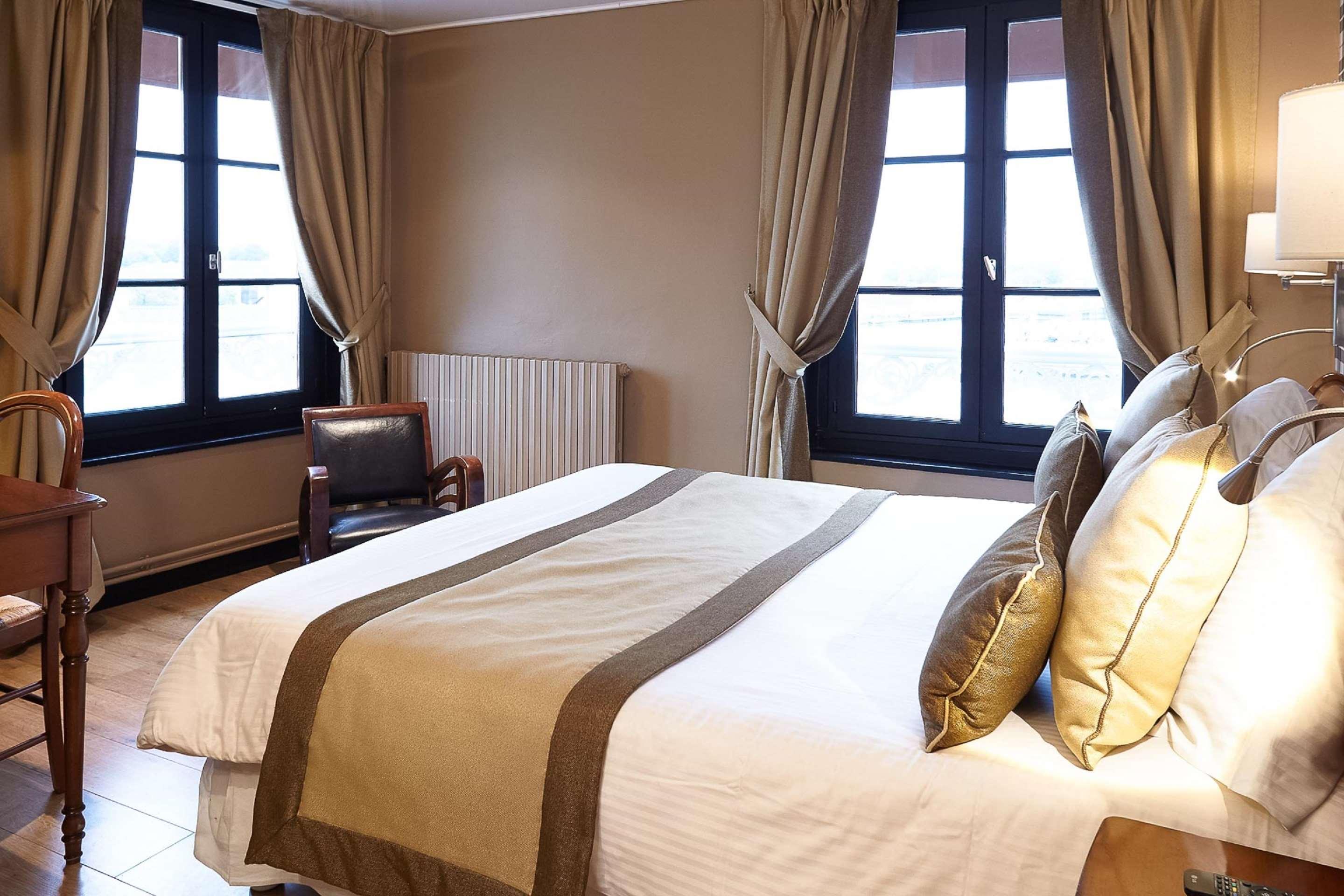 Best Western Le Cheval Blanc -Vue Sur Le Port-Plein Centre Ville Honfleur Kültér fotó