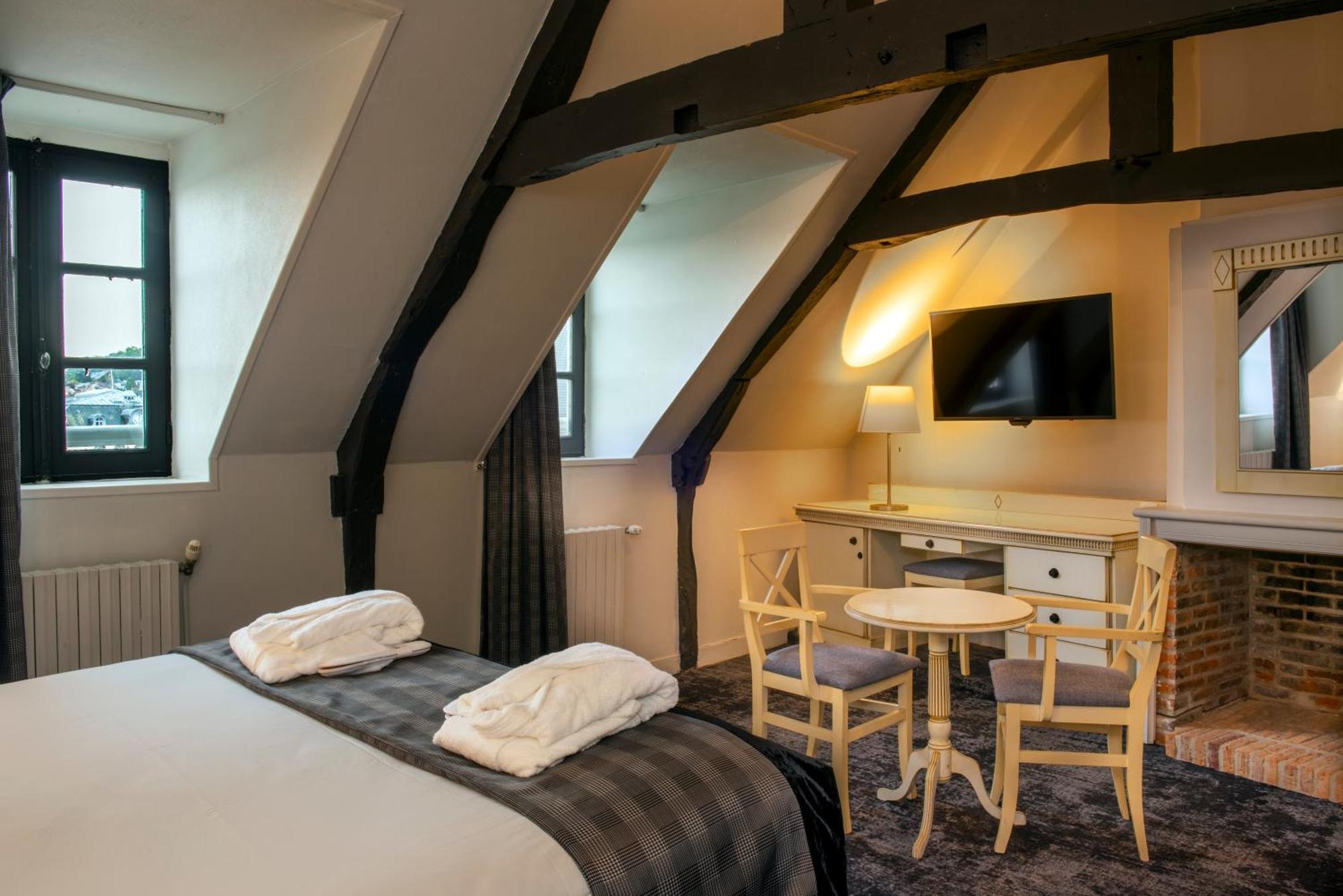Best Western Le Cheval Blanc -Vue Sur Le Port-Plein Centre Ville Honfleur Kültér fotó